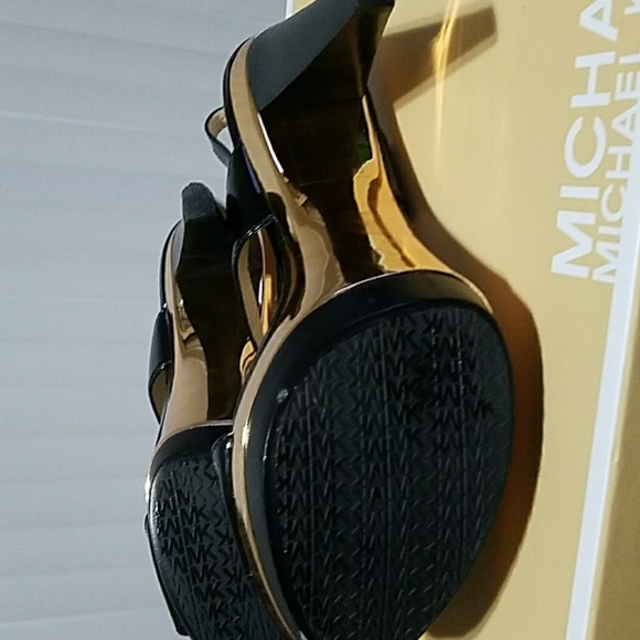 Michael Kors Patent Platform - Picture 2 of 4